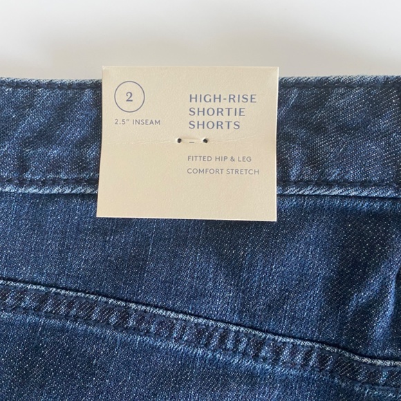 NWT universal thread high rise dark wash shorts - Picture 3 of 4